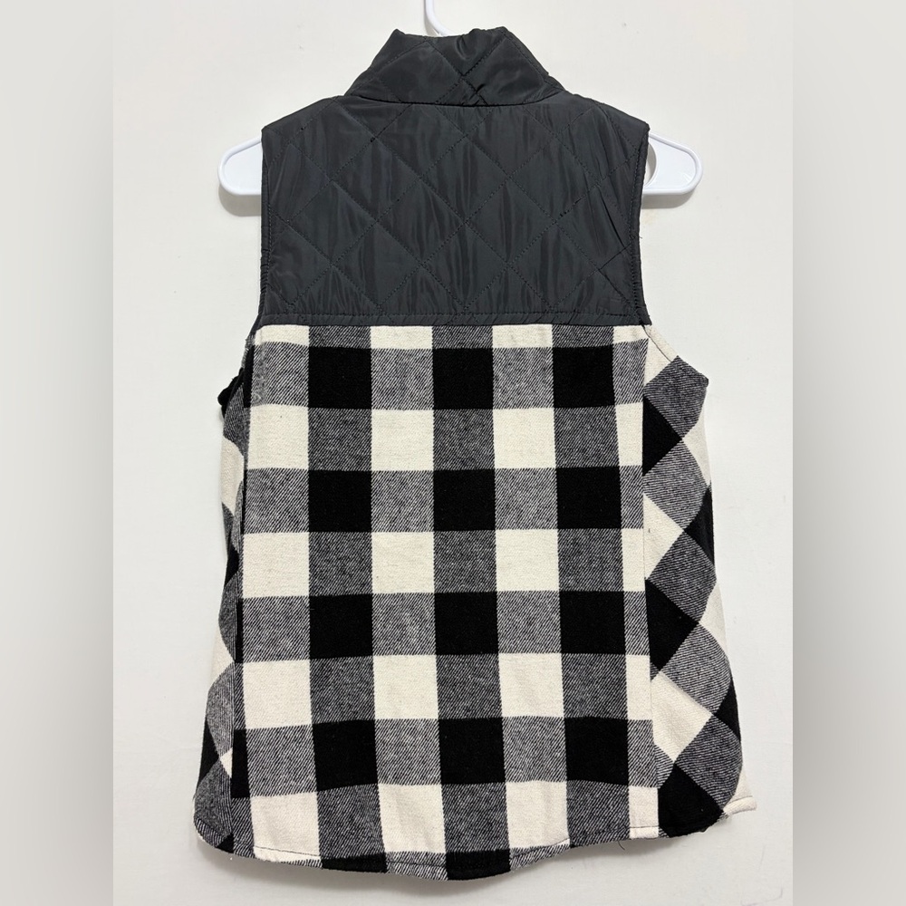 Maurices Black White Buffalo Plaid Quilted Vest women’s Size S(A362)✨ - Picture 6 of 9